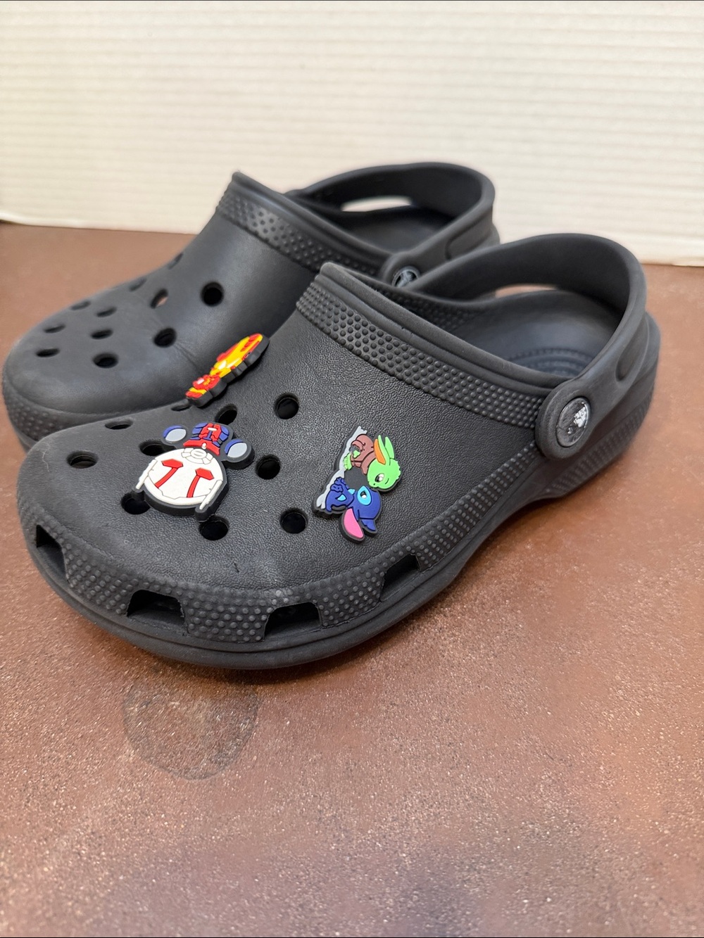 CROCS Kids Classic Clog in Black with Colorful Jibbitz